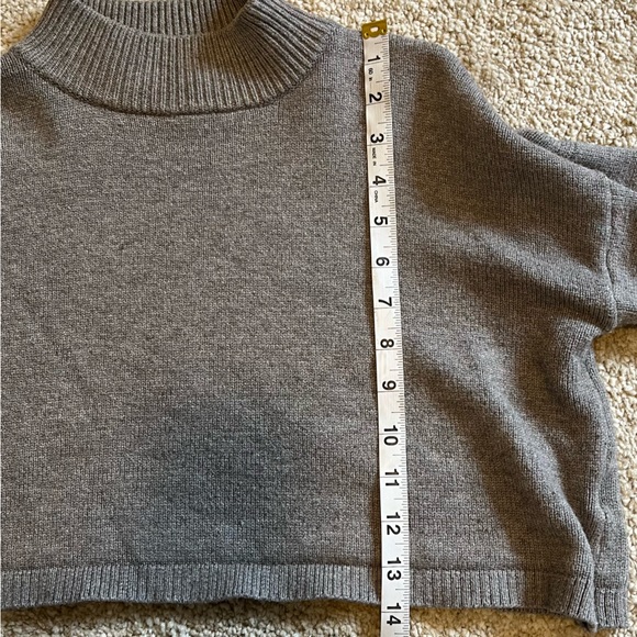 Elenza Cropped Mock Neck Sweater - Picture 8 of 9